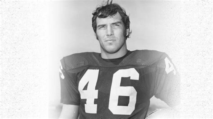 Warren Bankston Biography, Age, Height, Husband, Net Worth, Family