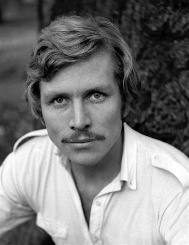 Warwick Sims Biography, Age, Height, Wife, Net Worth, Family