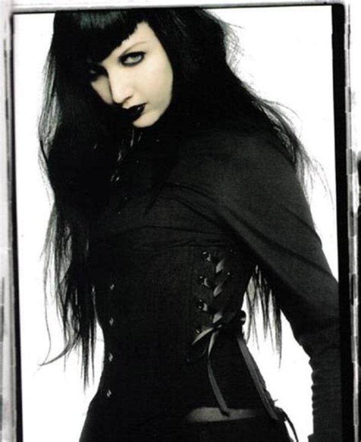 Wednesday Mourning Biography, Age, Height, Husband, Net Worth, Family