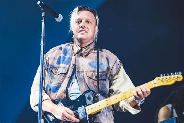 Win Butler Biography, Age, Height, Wife, Net Worth, Family