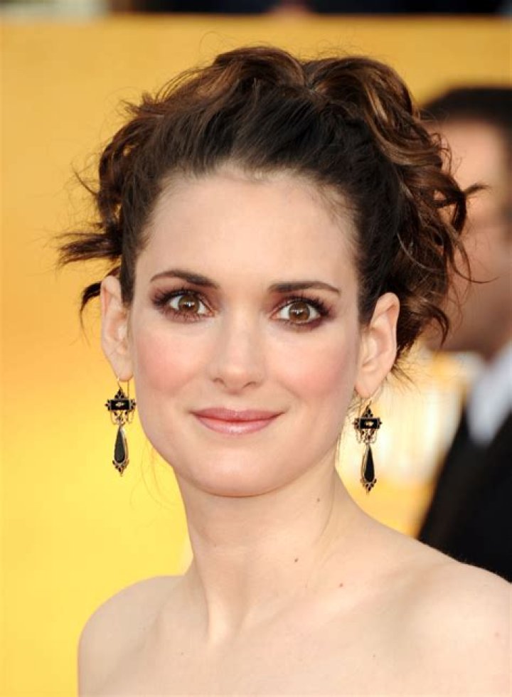 Winona Ryder Biography, Age, Height, Husband, Net Worth, Family
