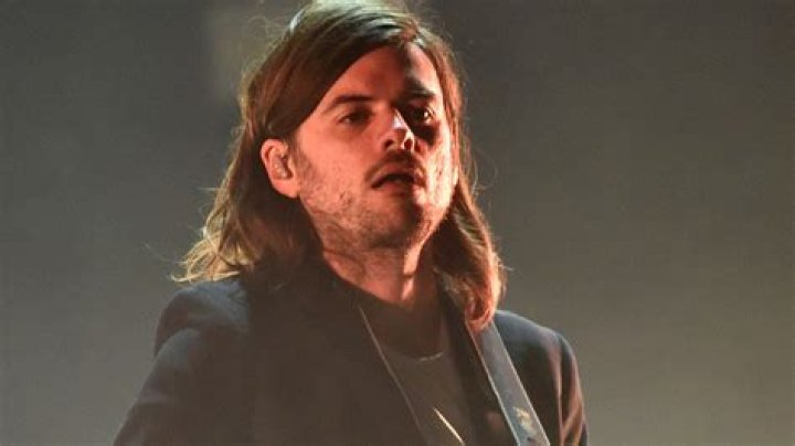 Winston Marshall Biography, Age, Height, Wife, Net Worth, Family