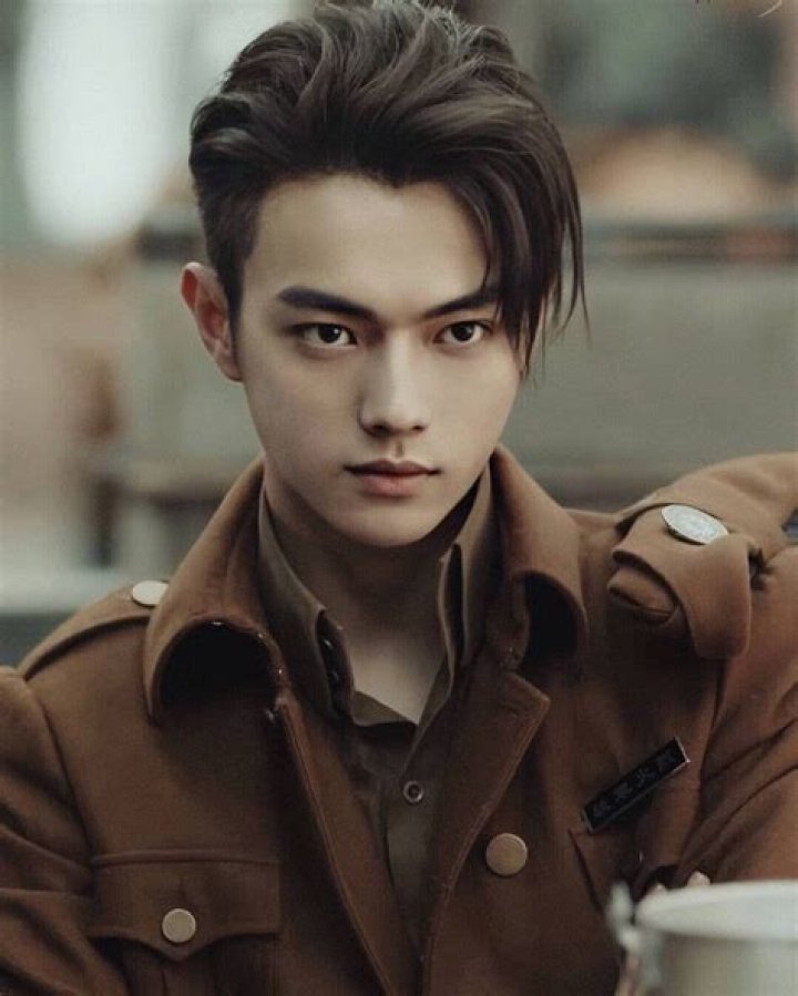 Xu Kai Biography, Age, Height, Wife, Net Worth, Family