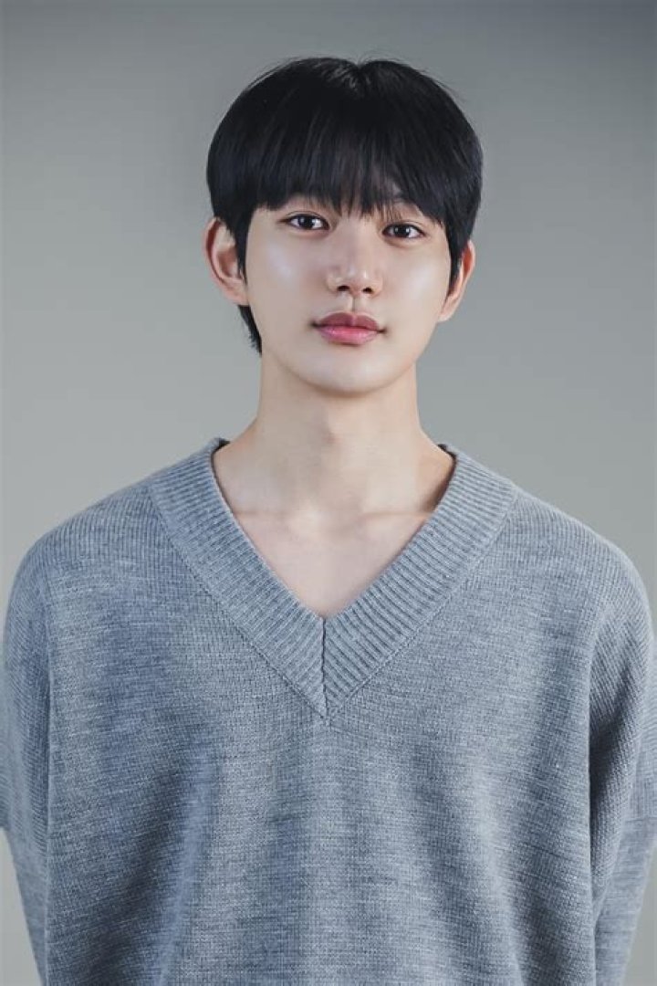 Yoon Sang Biography, Age, Height, Wife, Net Worth, Family