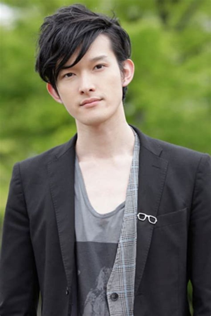 Yosuke Ito Biography, Age, Height, Wife, Net Worth, Family