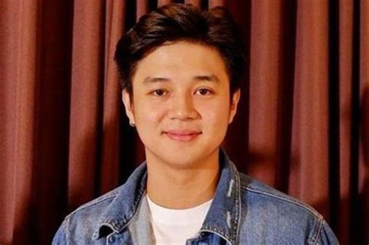 Yves Flores Biography, Age, Height, Wife, Net Worth, Family