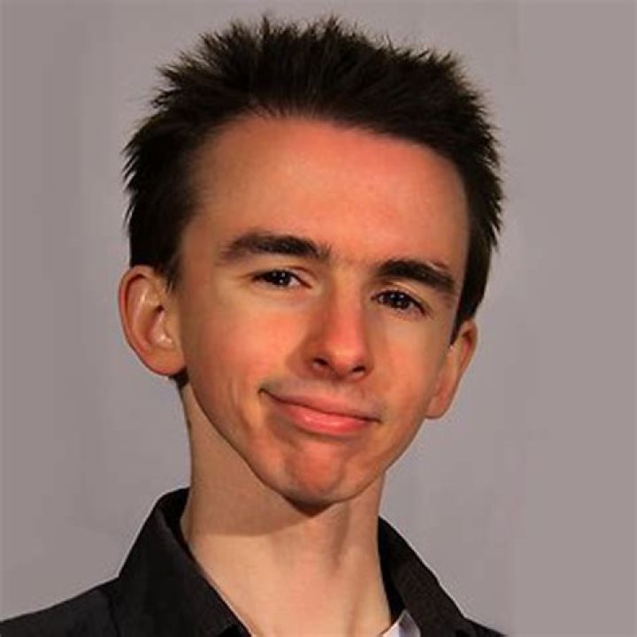 Zach Bowman Biography, Age, Height, Wife, Net Worth, Family