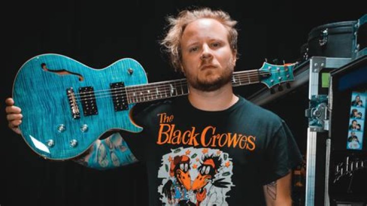 Zach Myers Biography, Age, Height, Wife, Net Worth, Family