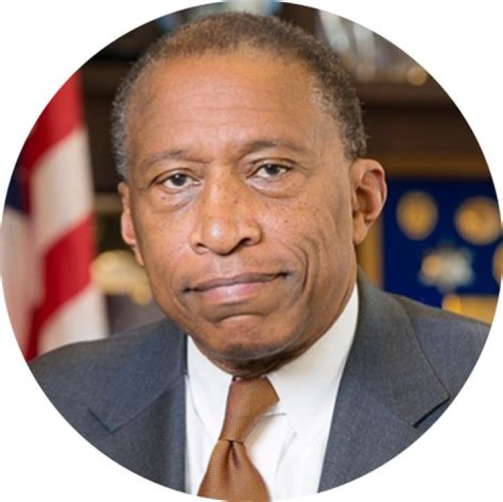 Zachary W. Carter Biography, Age, Height, Wife, Net Worth, Family