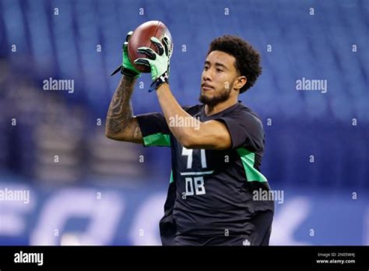 Zack Sanchez Biography, Age, Height, Wife, Net Worth, Family