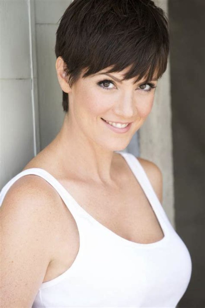 Zoe McLellan Biography, Age, Height, Husband, Net Worth, Family