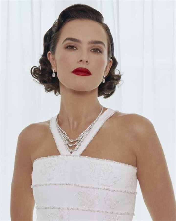 Zoey Deutch Biography, Age, Height, Husband, Net Worth, Family